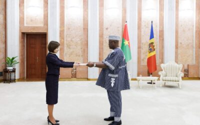 SEM L’AMBASSADEUR DU BURKINA FASO A ANKARA PRESENTE SES LETTRES DE CREANCES AU PRESIDENT DE LA REPUBLIQUE DE MOLDAVIE